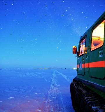 The Long Dark And Very Cold Night Antarctica In Photographs Nz