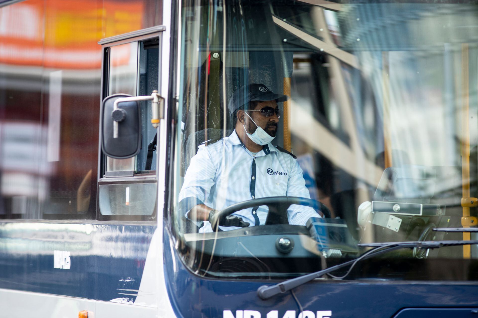 auckland-bus-drivers-get-8-pay-rise-to-address-staff-shortage-hitting-services-nz-herald