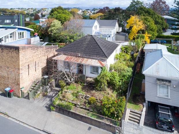 This century old Ponsonby villa sold for $1.1 million under the hammer. Photo / Supplied