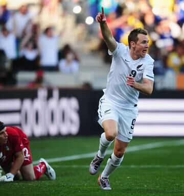 Football Shane Smeltz Hangs Up His Boots Nz Herald