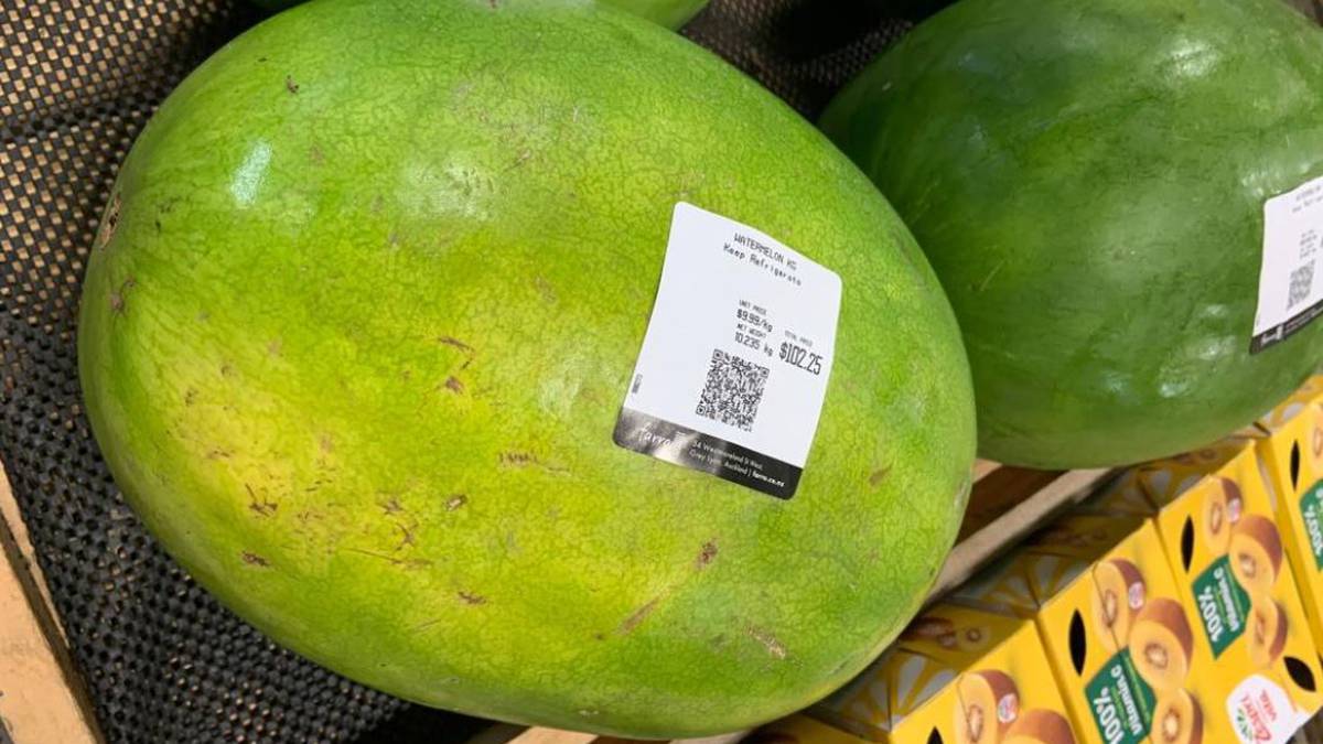 Kupujący z Auckland zszokowany ceną arbuza za 100 dolarów w Farro