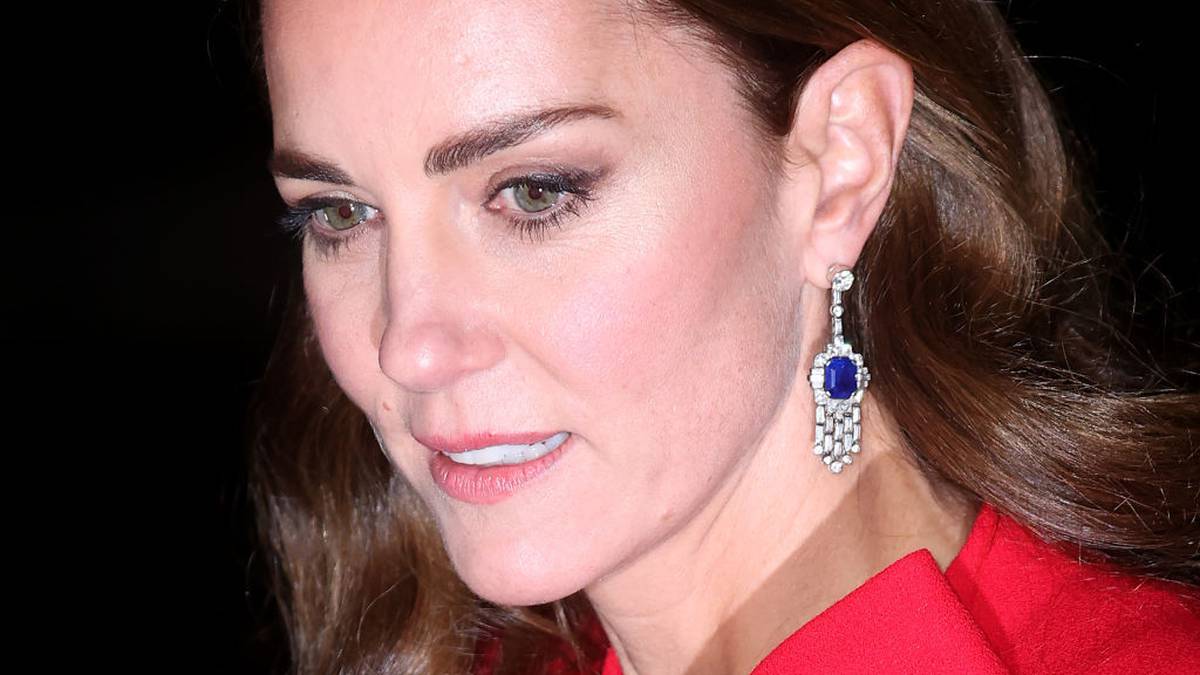 Daniela Elser: Kate Middleton pergi untuk membersihkan kekacauan Pangeran Andrew