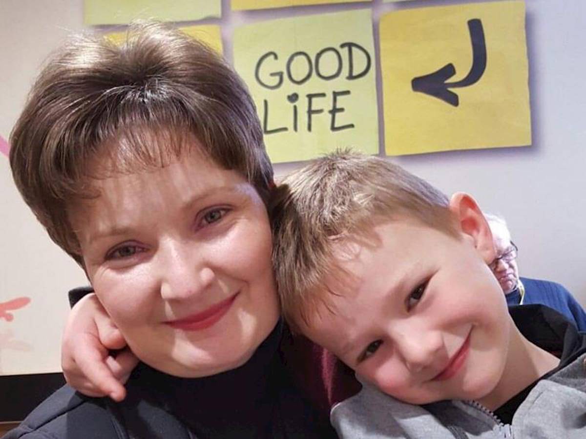 South African mum moved to New Zealand for better life, now she's dying of cancer