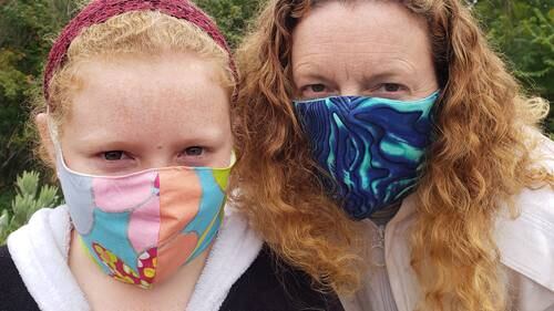 Kapiti Beekeeping Teacher Creates Homemade Face Masks Nz Herald