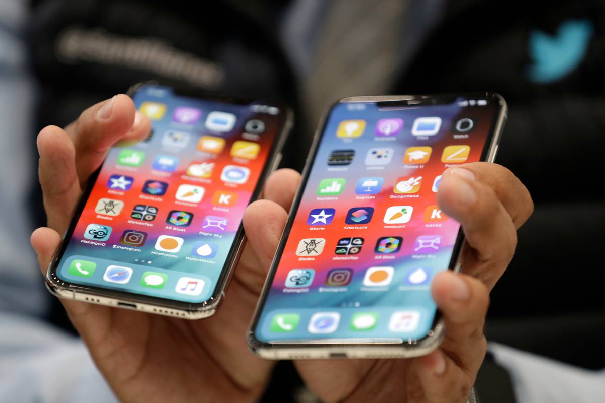 Juha Saarinen Under The Hood Of The Apple Iphone Xs Max Nz Herald