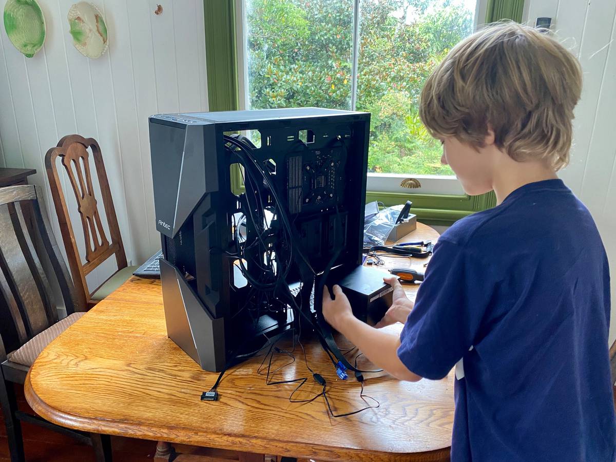 Juha Saarinen How To Build A Pc In Lockdown Nz Herald