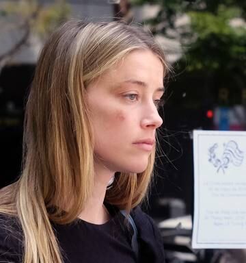 Amber Heard Escapes Deposition Room Nz Herald