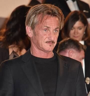 Sean Penn Is Dating The 24 Year Old Daughter Of A Fellow Actor