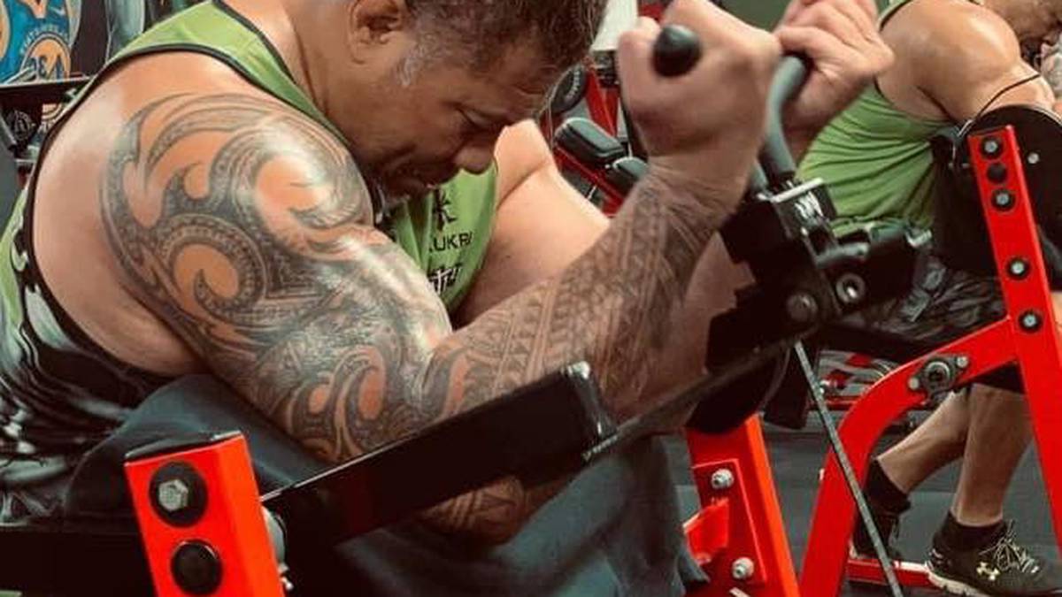 Pencuri memilih rumah yang salah setelah memasuki mantan tinju kelas berat Samoa, properti bintang rugby