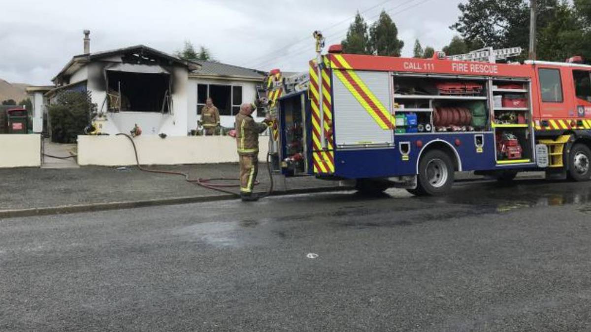 Perro y gato muertos en incendio de casa en Otago – investigador asistirá