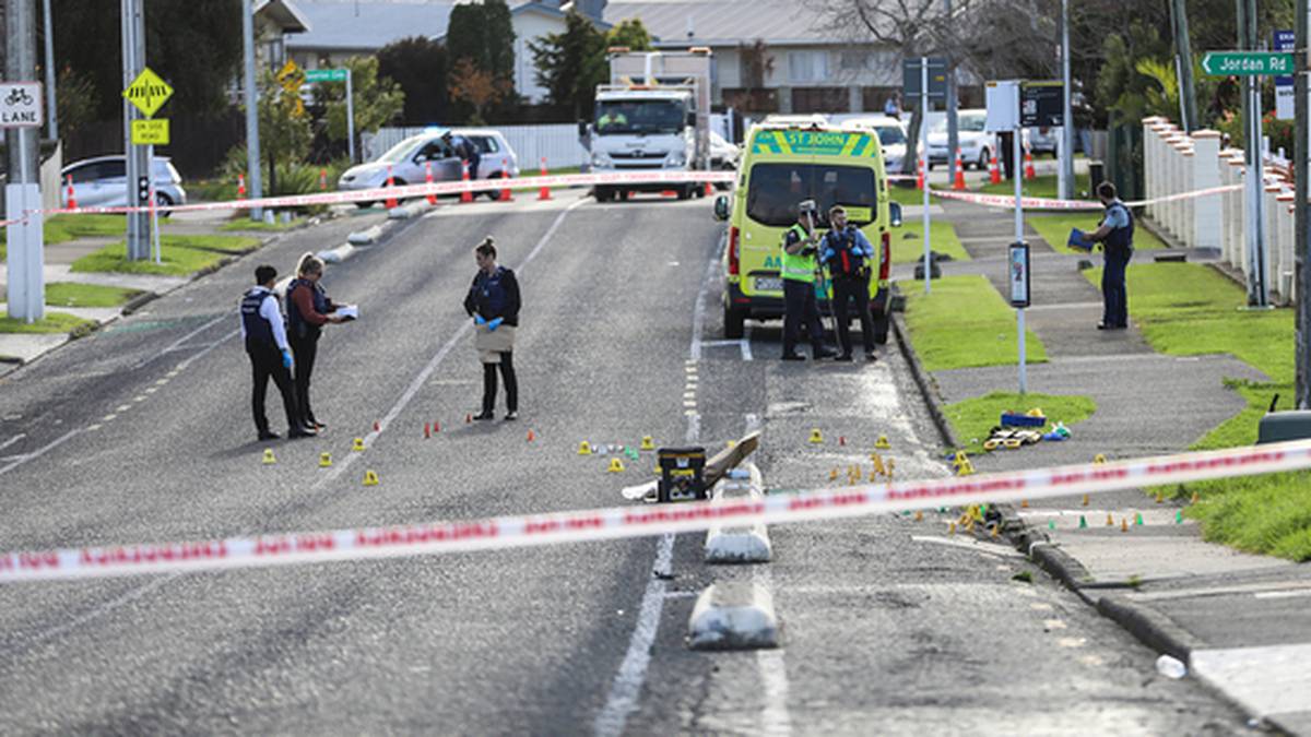 South Auckland fatal hit-and-run crash: Car smashed, up to 30 people handcuffed in Māngere