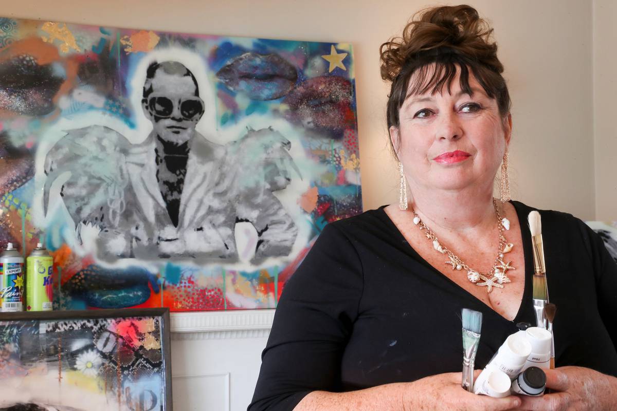 Hawke S Bay Artist Paints Elton John Ahead Of Napier Concert Nz