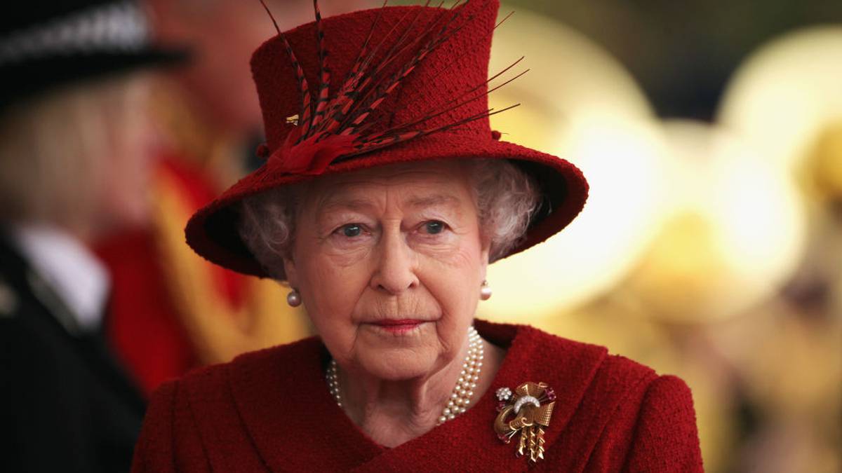 Nowy protokół pałacowy oznacza, że ​​świat zobaczy małą królową