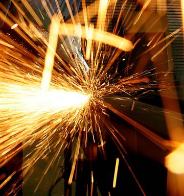 Thieves Use Grinders To Break Into Refrigerated Shipping Containers Nz Herald