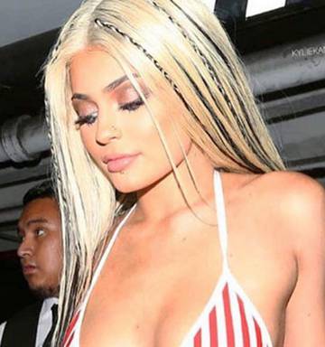 Kylie Jenners Halloween Outfit Is Extremely Dirrty Nz Herald