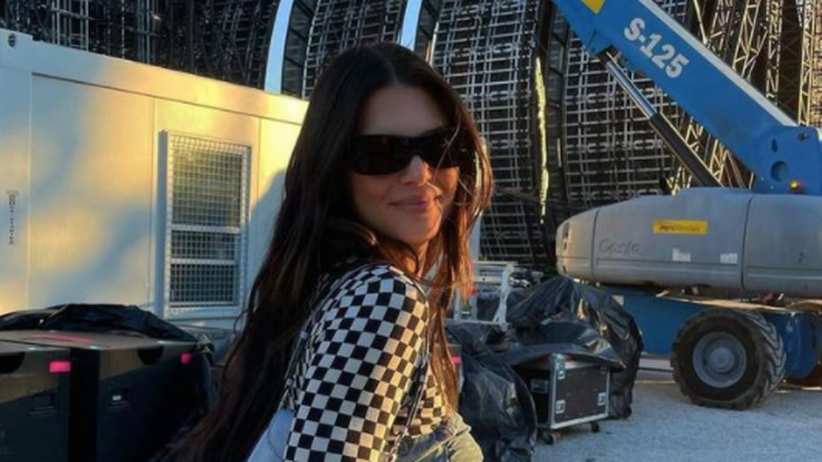 Tragedi festival Astroworld: Kendall Jenner dikecam karena foto di belakang panggung yang ‘tidak sensitif’