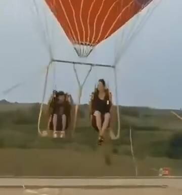 Mum And Child Die In Hot Air Balloon Theme Park Ride After