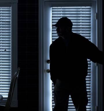 North Shore Home Invasion Attempt Man Shoves Intruder Through