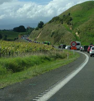 Easter Traffic Eases As Long Weekend Draws To Close Nz Herald