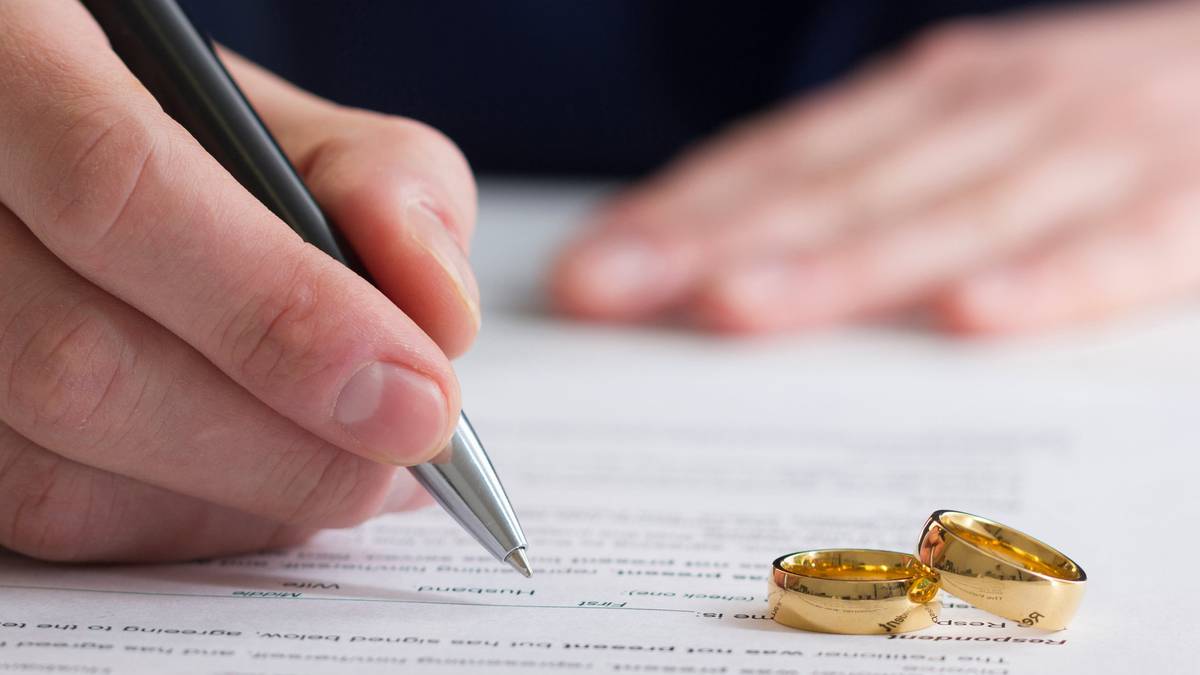 يكشف محامي الطلاق للزوج عن خمس وظائف يجب على المرأة تجنبها