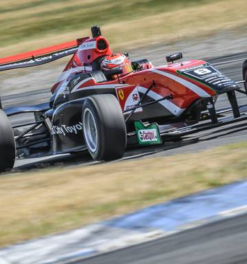Motorsport Kiwi Studying To Become F1 Driver Nz Herald