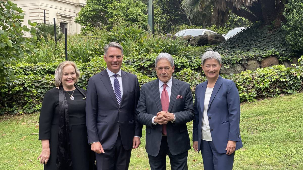 Los funcionarios australianos llegan y salen para las conversaciones de Aukus.