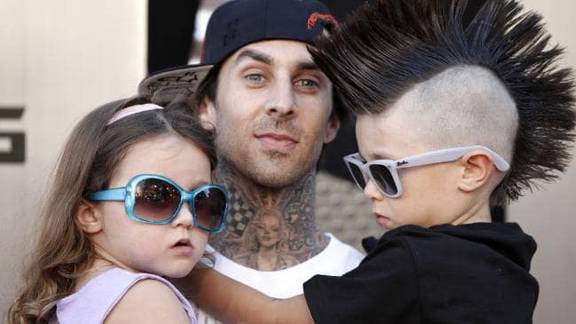 Travis Barker Relives Horror Plane Crash Incident That Killed Four People Nz Herald As a singer, drummer and piano player herself, it's no surprise alabama barker's 13th birthday celebration was all about the music. travis barker relives horror plane