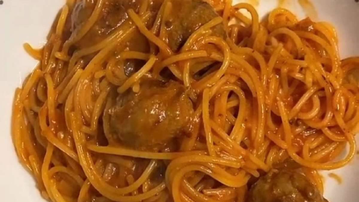 Photo of Les chefs critiquent les pâtes virales à la « sauce tomate »: « Mauvaises et inimaginables »