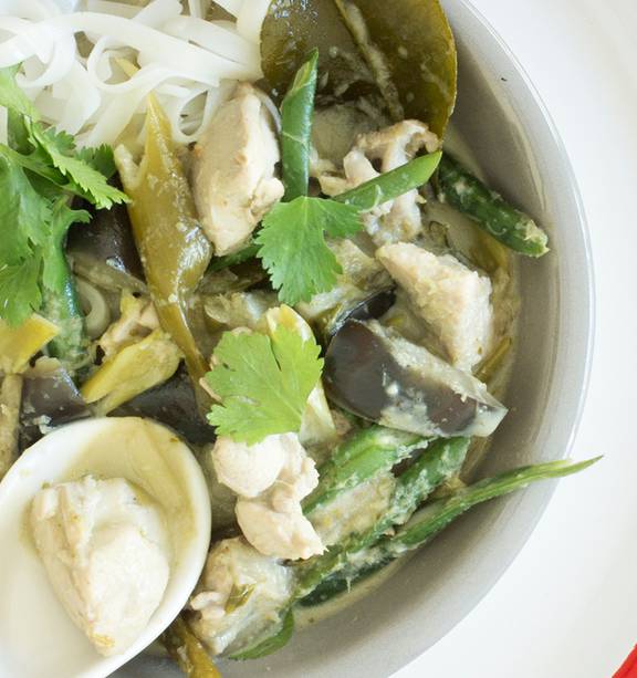 Green chicken curry