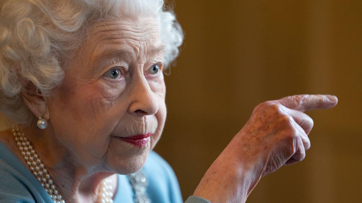 Królowa daje lojalnym pracownikom podwyżkę pensji, aby pomóc pokryć koszty kryzysu życiowego
