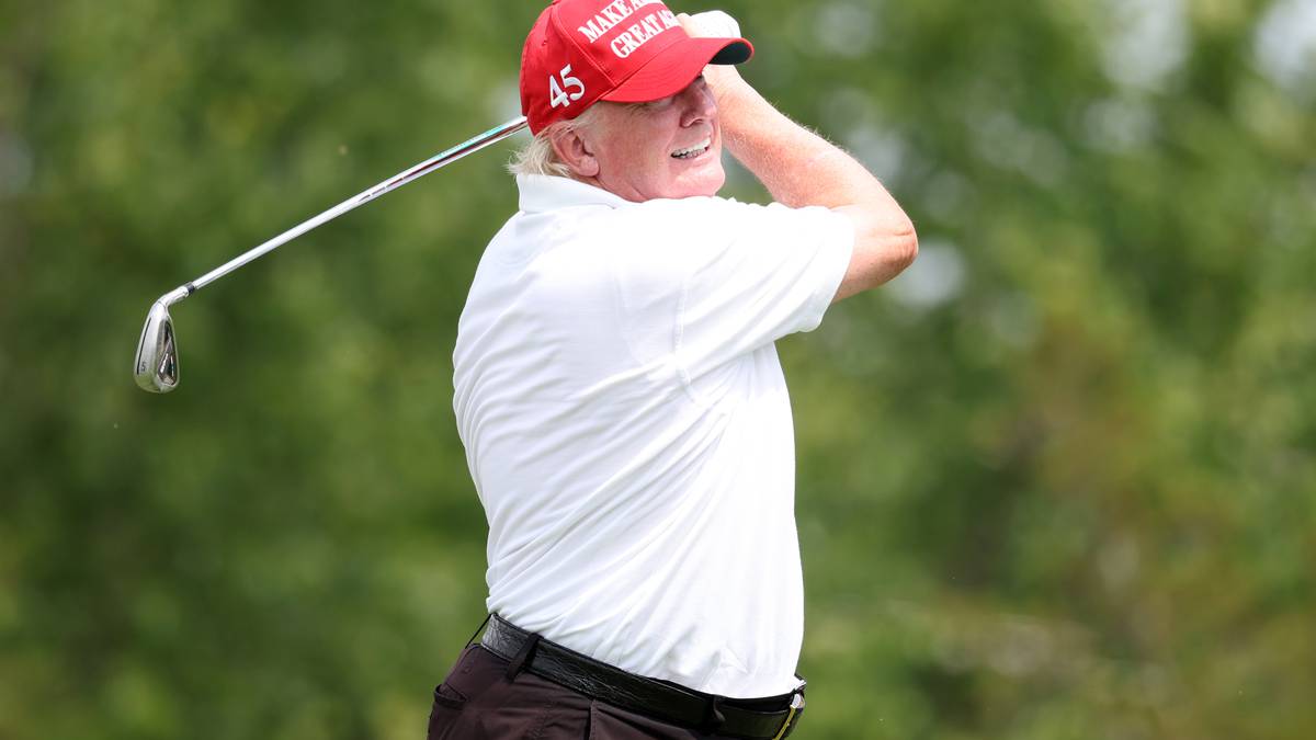 Donald Trump ogłosił zwycięstwo w golfie, mimo że opuścił pierwszą rundę