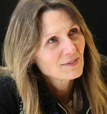 New Zealand Psychic Under Fire In Uk Over False Health Claims Nz Herald