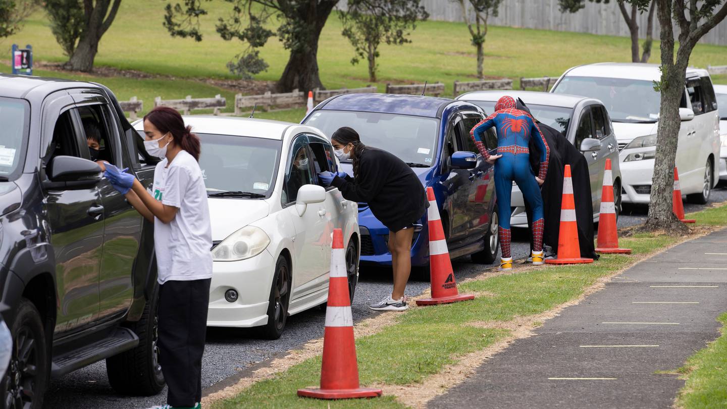 Motorists queue for vaccines at an event at Manurewa Marae yesterday. Photo / Brett Phibbs