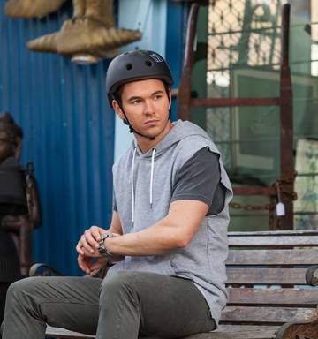 James Davies Takes Centre Stage In Power Rangers Dino Charge Nz Herald