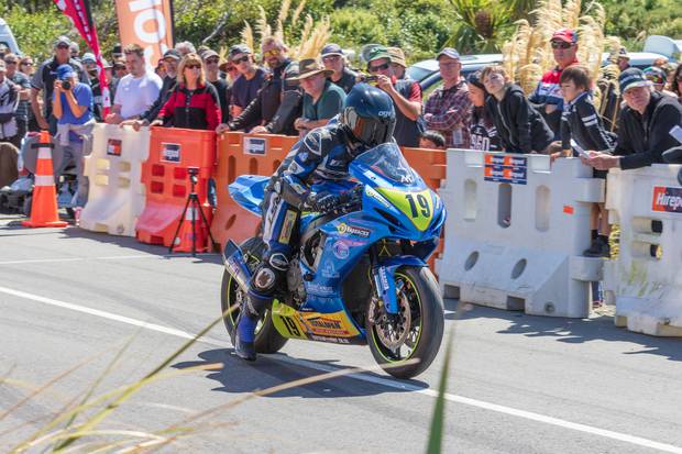 Richie Dibben steadies before powering on to win the up to 600cc class in the hill climb at the Burt Munro Challenge weekend. Photo / Vanessa Adcock Photography