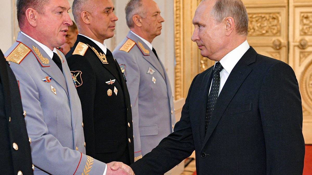 “Siz aptal mısınız?”  Vladimir Putin’in başarısız seferberliği, Rusya’da bir suçlama oyununa yol açıyor