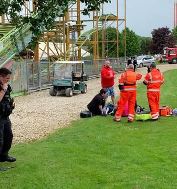 Theme Park Horror Boy 6 Plunges 9 Metres Out Of