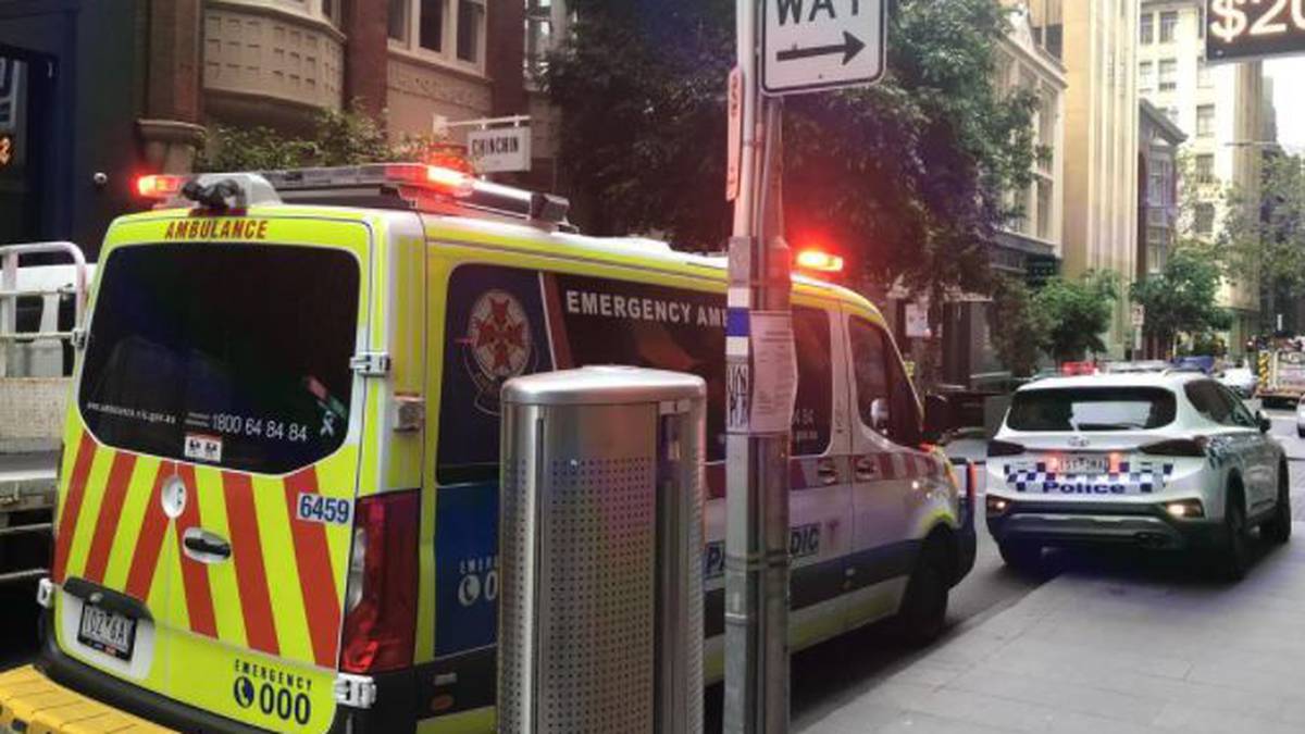 Photo of L’opération de police prend fin après qu’un homme s’est enfermé dans le café Flinders Lane à Melbourne