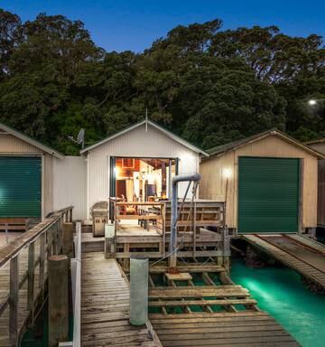 Historical Auckland Boat Shed On Ngapipi Rd In Orakei Goes Up For Sale Nz Herald