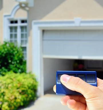 Police Warn Christchurch Residents As Garage Door Openers Stolen From Unlocked Vehicles Nz Herald
