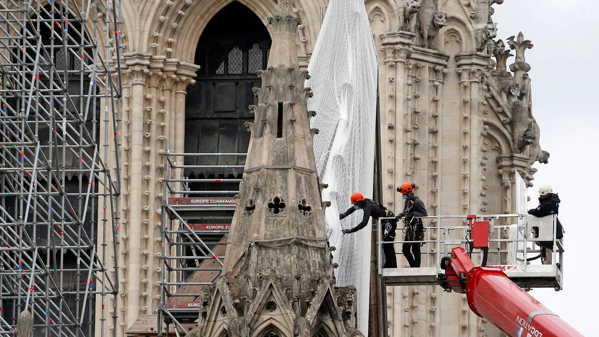 Publik Prancis mengkritik rencana ‘memodernisasi’ Katedral Notre Dame.