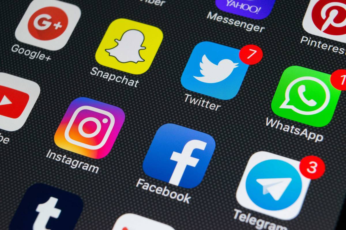 Money Trolls Timewasting The Impact Of Social Media On Work