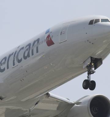 American Airlines Flight Attendant Set Fire To Plane Bathroom And Pretended To Find It Fbi Says Nz Herald