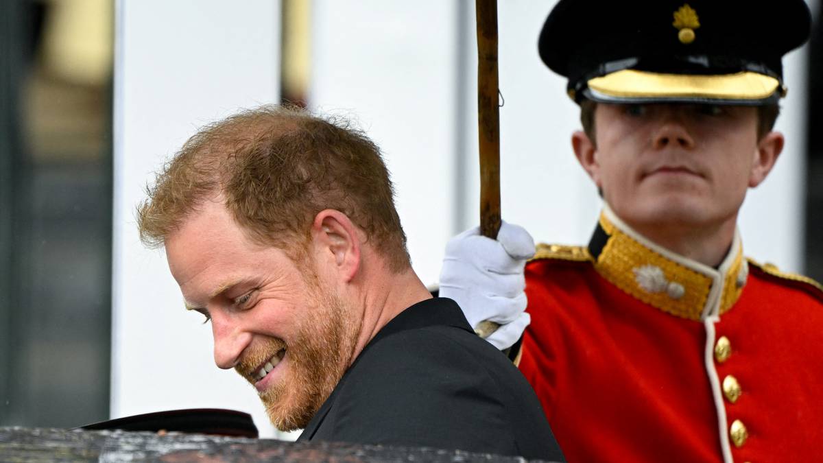 Coronación del rey Carlos: el príncipe Harry viajó al aeropuerto de Heathrow inmediatamente después de la ceremonia