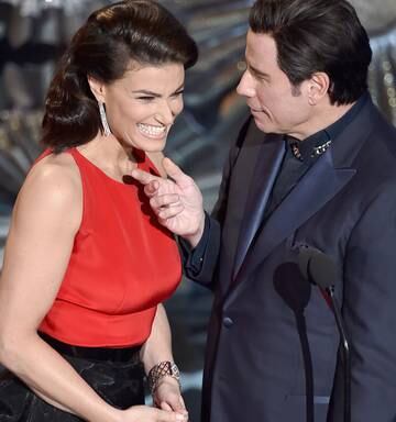 John Travolta Reveals Why He Messed Up Idina Menzel S Name Nz Herald