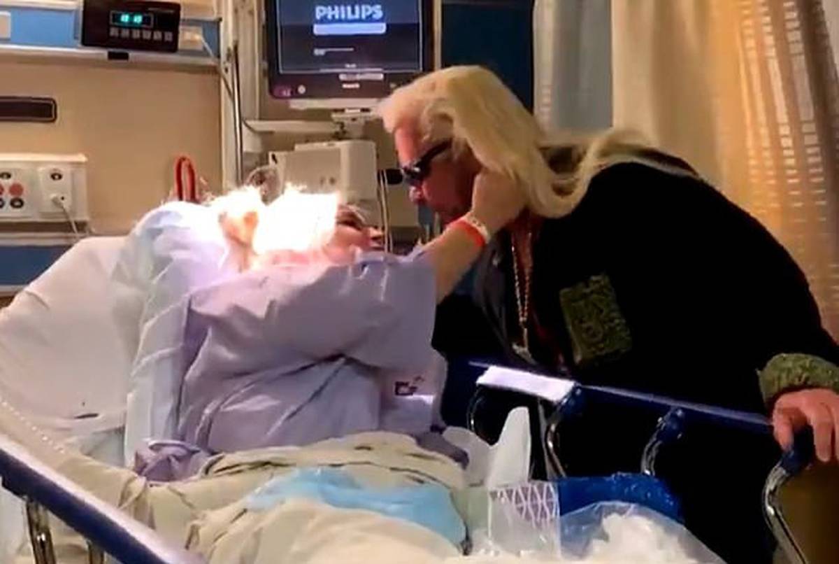 Beth Chapman Wife Of Dog The Bounty Hunter Dies Nz Herald