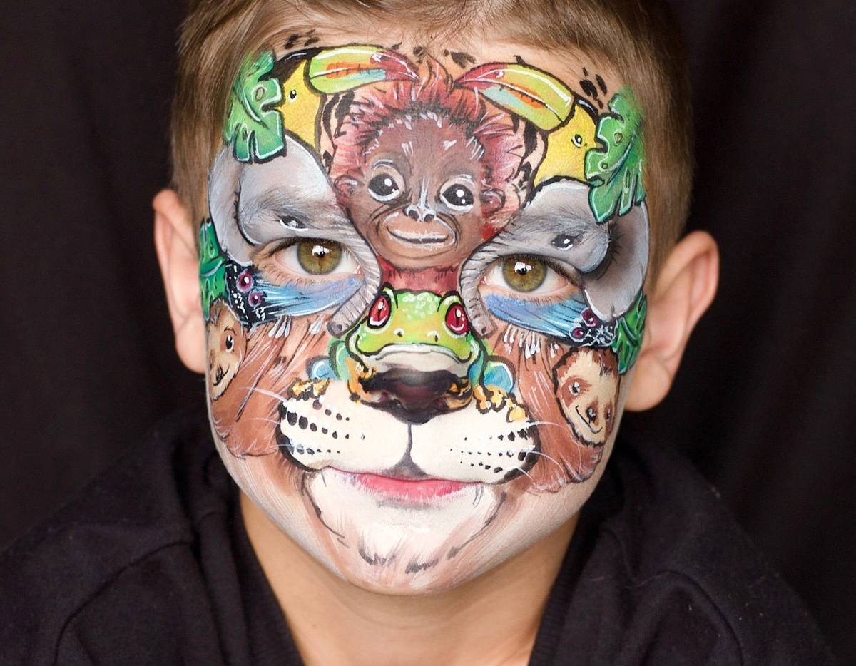 Paraparaumu Beach Woman Paints One Face Per Day Nz Herald