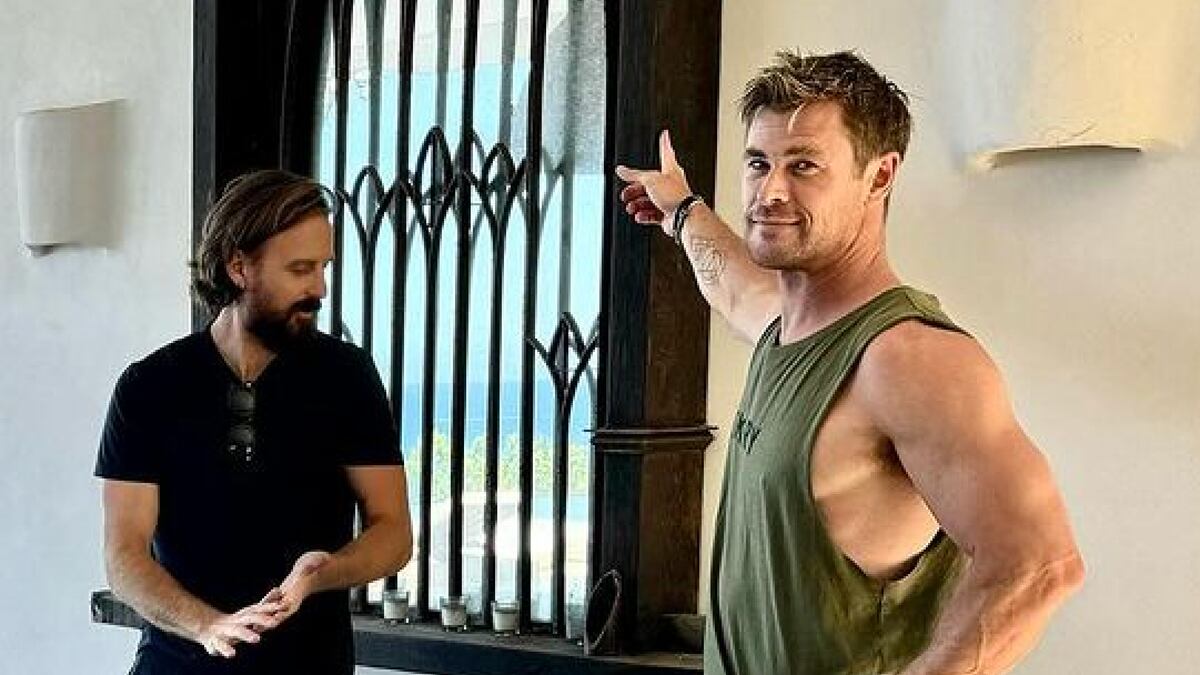 Najnowsze zdjęcie gwiazdy Thora, Chrisa Hemswortha, w rezydencji w Byron Bay wywołuje zamieszanie wśród fanów