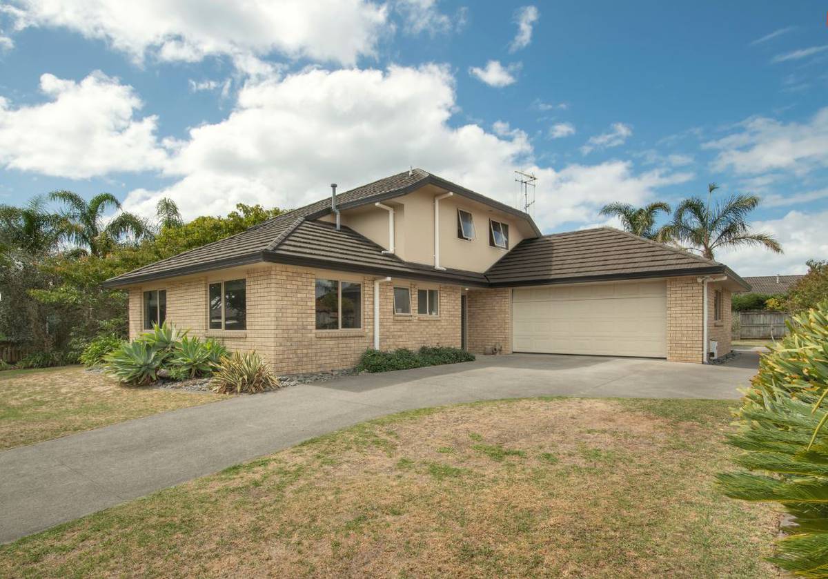 Covid 19 Coronavirus Couple Buys Papamoa Home Without Even Seeing