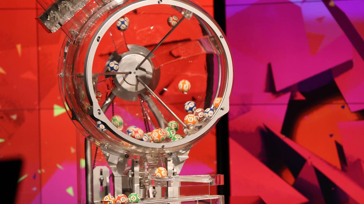 Photo of Lotto Powerball: Šťastný víťaz si odnáša 24 miliónov dolárov